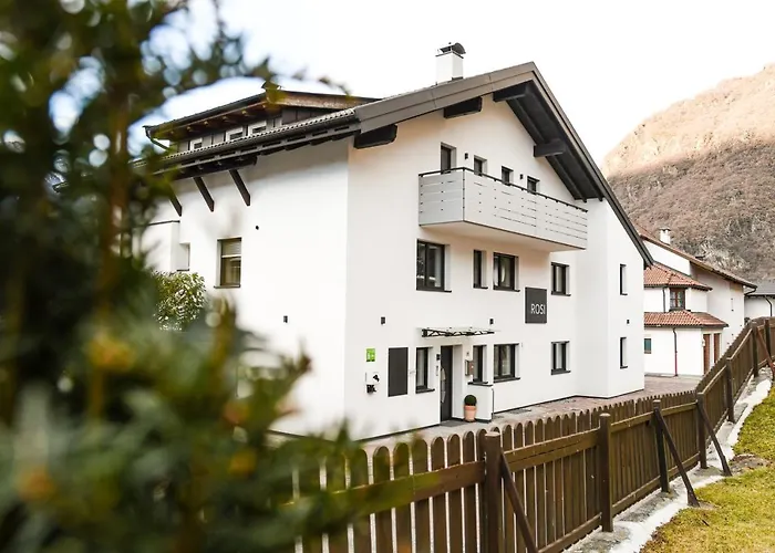 Byrosi Apartments